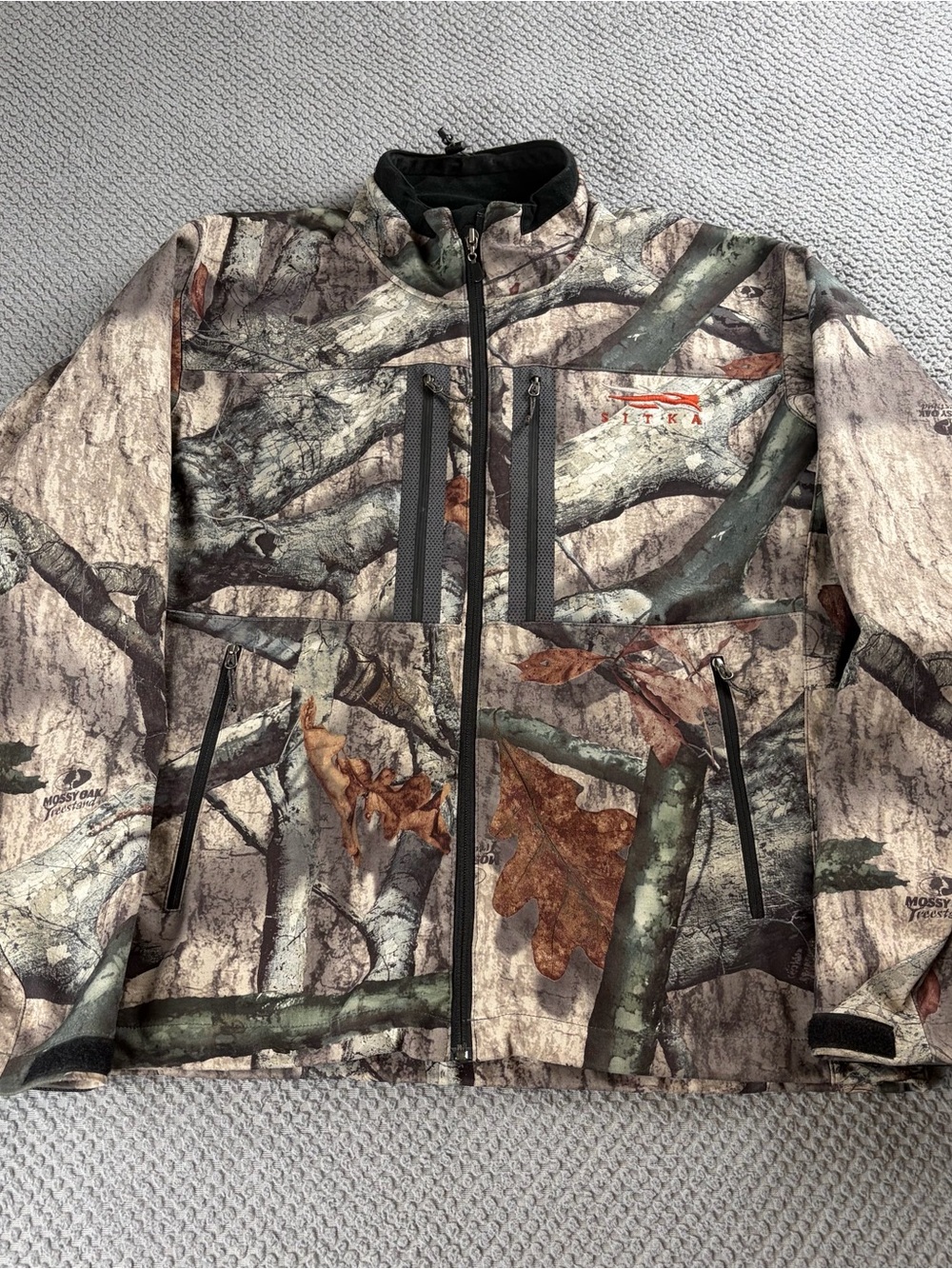 Sitka gear Jacket (broken zipper pull) priced Lower because of that issue large